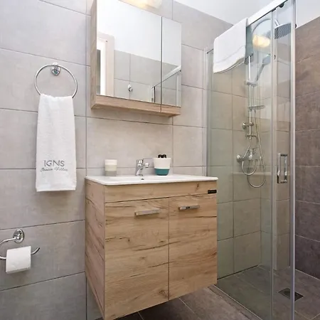 Michou Thalassa By לואורדטה